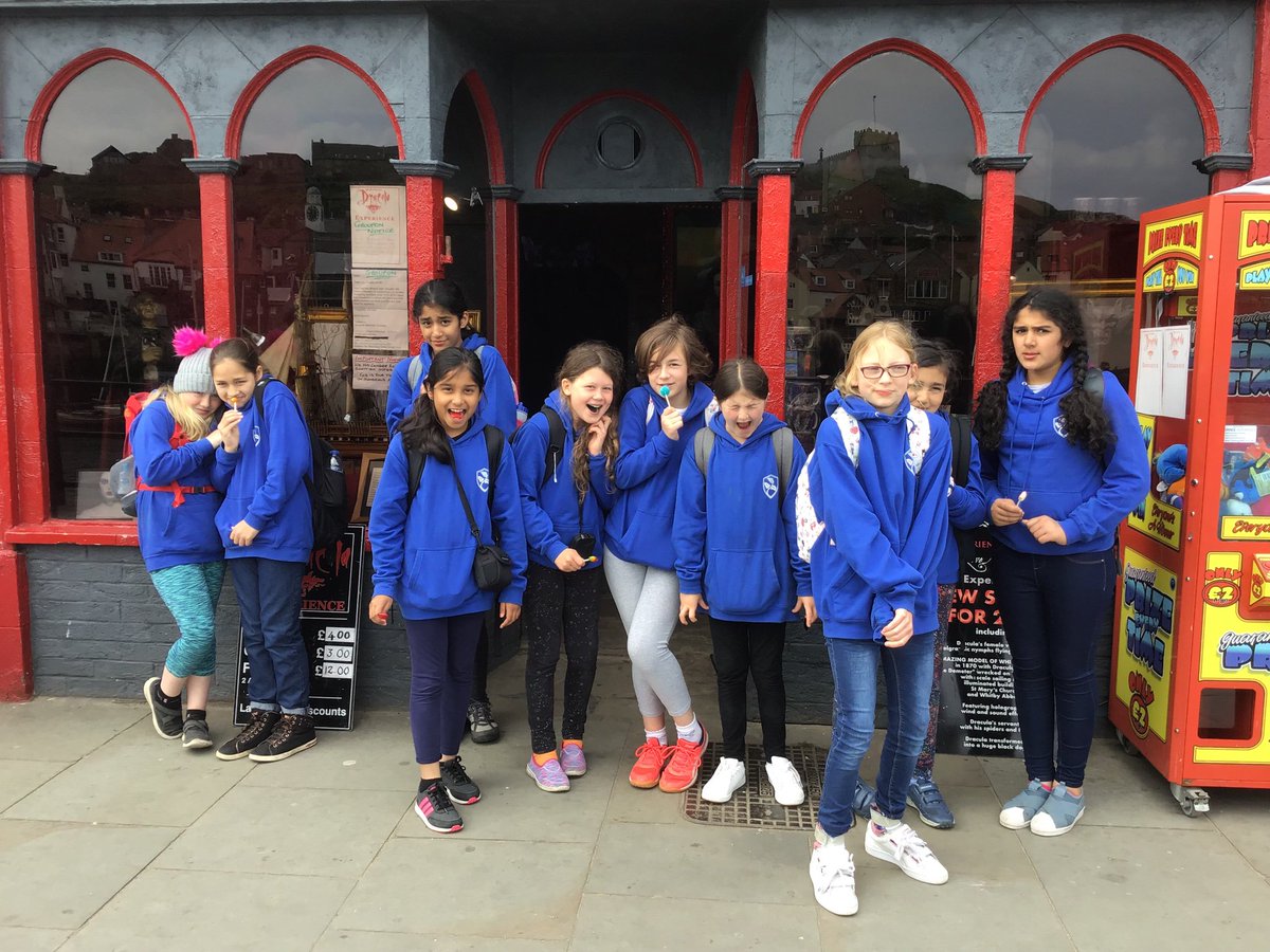 Y5 descended the199 steps and then found the Dracula’s Experience....