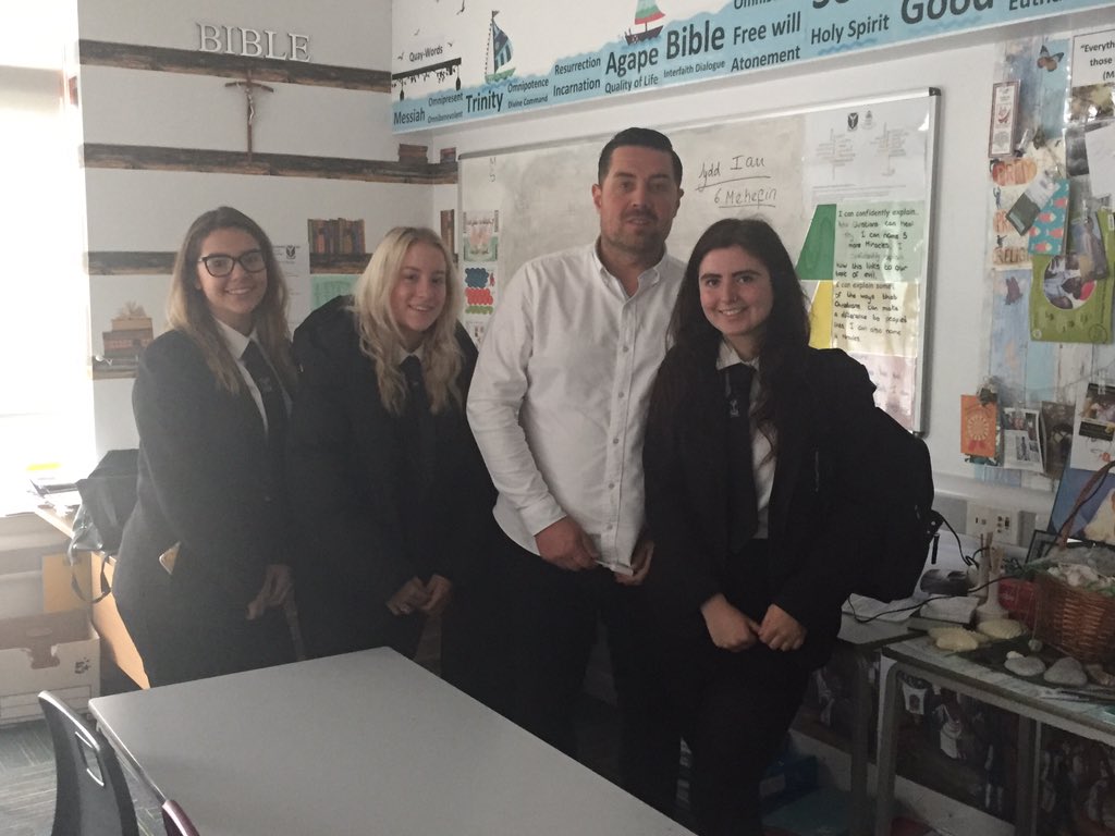 Archbishop6Form's tweet photo. @USWAdvertising @archbishopmghs @USWCreative @USW_SCL @USWcareers Thank you for coming in today and showing how a certain career incorporates skills from across a full range of subjects. #bringyourdadtoworkday ๐๐ see you in Autumn term https://t.co/YYoeXSZnea