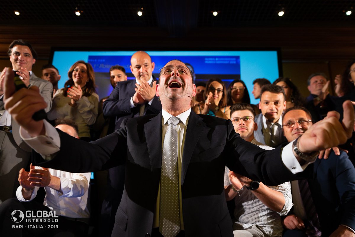 gigosplatform's tweet photo. Not much time has passed since the end of the conference in Italy😍🇮🇹.
Check out these photos👍 and give yourself a ⚡positivity boost:
#gigclients #gigitaly #gigconference #globalintergold #gigevents https://t.co/L9G46TFyla