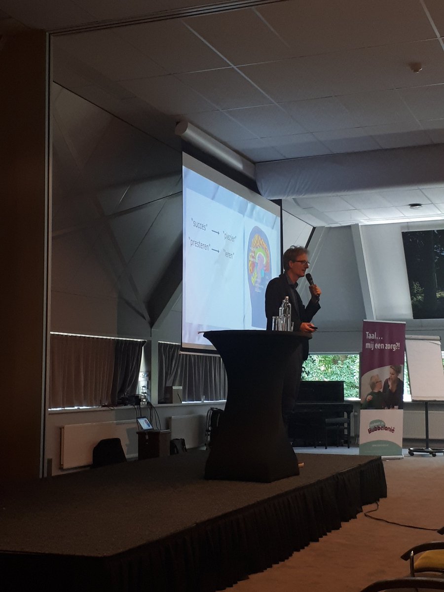 Welke associaties krijg jij bij de woorden 'succes' vs 'plezier'? Hoe woorden ons bespelen. <a href="/markmieras/">Mark Mieras</a> #socialepartners #bubbelonië #7juni