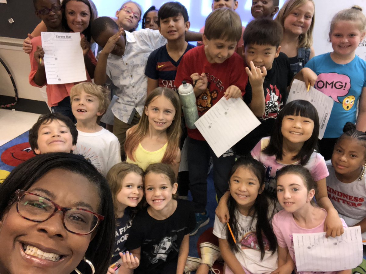 ShelbyBrownCBS6's tweet photo. Hanging out with these SUPER COOL #GreenfieldElementary students just made the rainy day brighter! #ChesterfieldCountySchools #careerday #WTVR #CBS6 https://t.co/mUaNXnzI0j