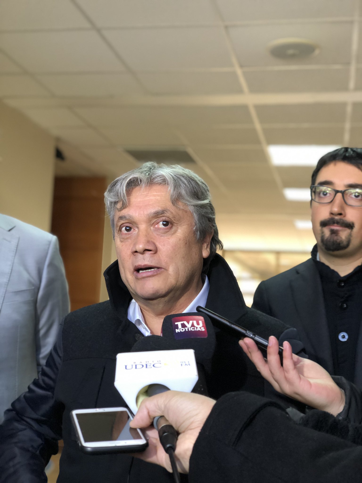 Universidad De Concepcion On Twitter Dialogosdelpresente El Rector Dr Carlos Saavedra La Senadora Ximena Rincon Y Los Senadores Juan Ignacio Latorre Y Alejandro Navarro Conversan Con La Prensa Previo Al Dialogo Tpp 1 Definiciones E