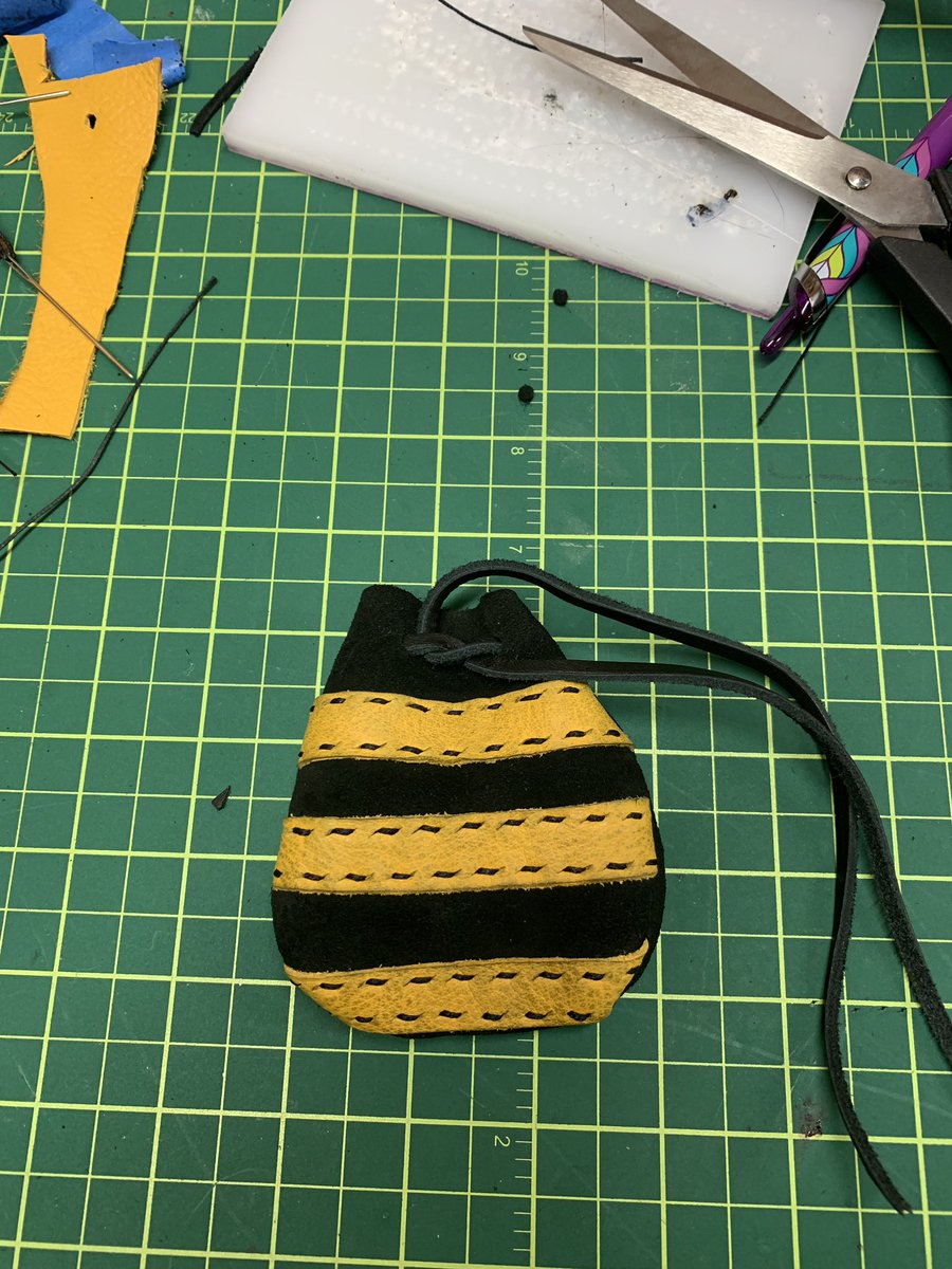 bowmanism's tweet photo. Bee Bag
#learhergoods #magick #shaman https://t.co/NpumJZgCkQ