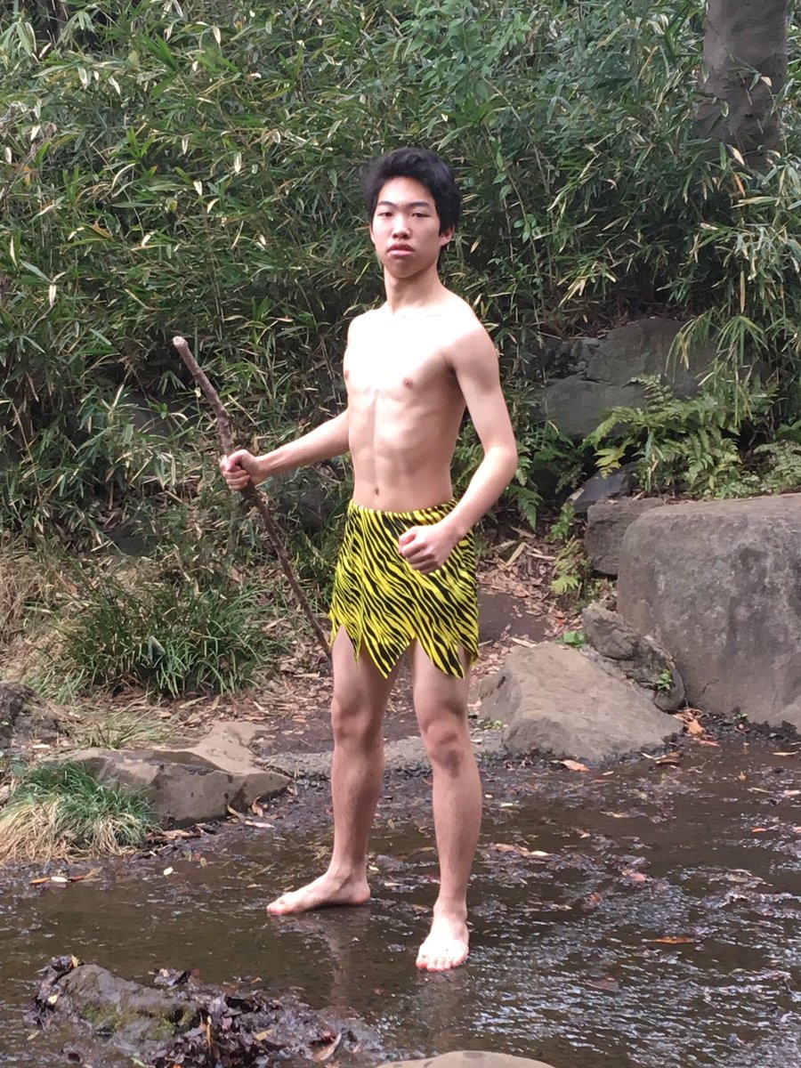 72MrMsazb's tweet photo. Mr麻布の？？？
有栖川公園で発見された古より現れた男。目があうと棒を振り上げて襲ってくるが、カメラを向けると何故かキメる。狩猟採取に優れているのでアウトドア派の女子にはオススメ https://t.co/ywzdGyZfE2