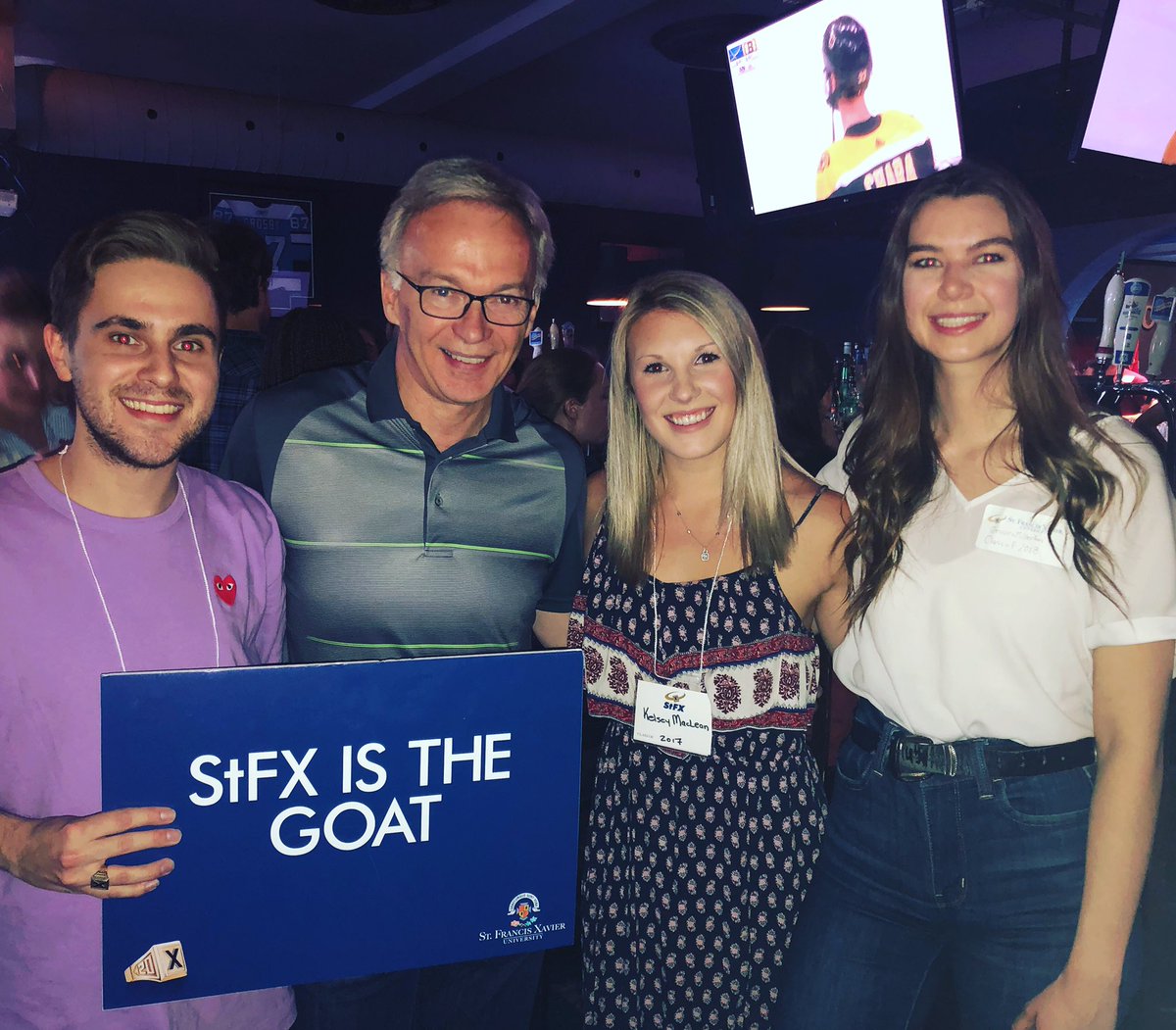 StFXAlumni's tweet photo. Thanks to everyone that came out to Hooley’s for @atlanticUpub! We loved connecting with some of our @StfxOttawaAlum alumni! #StFX https://t.co/xB0P2qyXzP