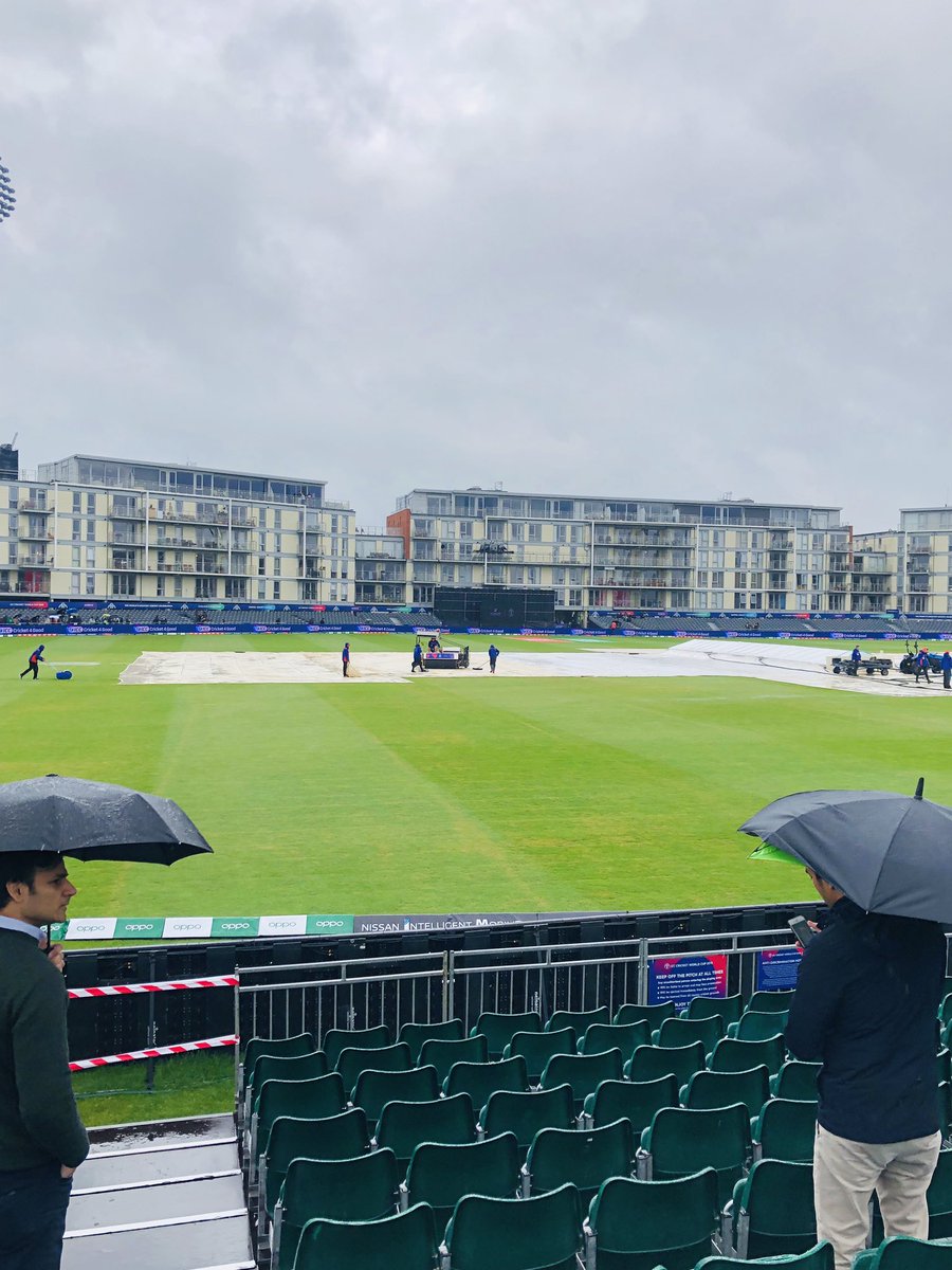 ramseen2525's tweet photo. #PAKvSL #CWC19Bristol #cwc2019 #Matchday Rain ☔️ Rain everywhere https://t.co/6TQYraLtsy
