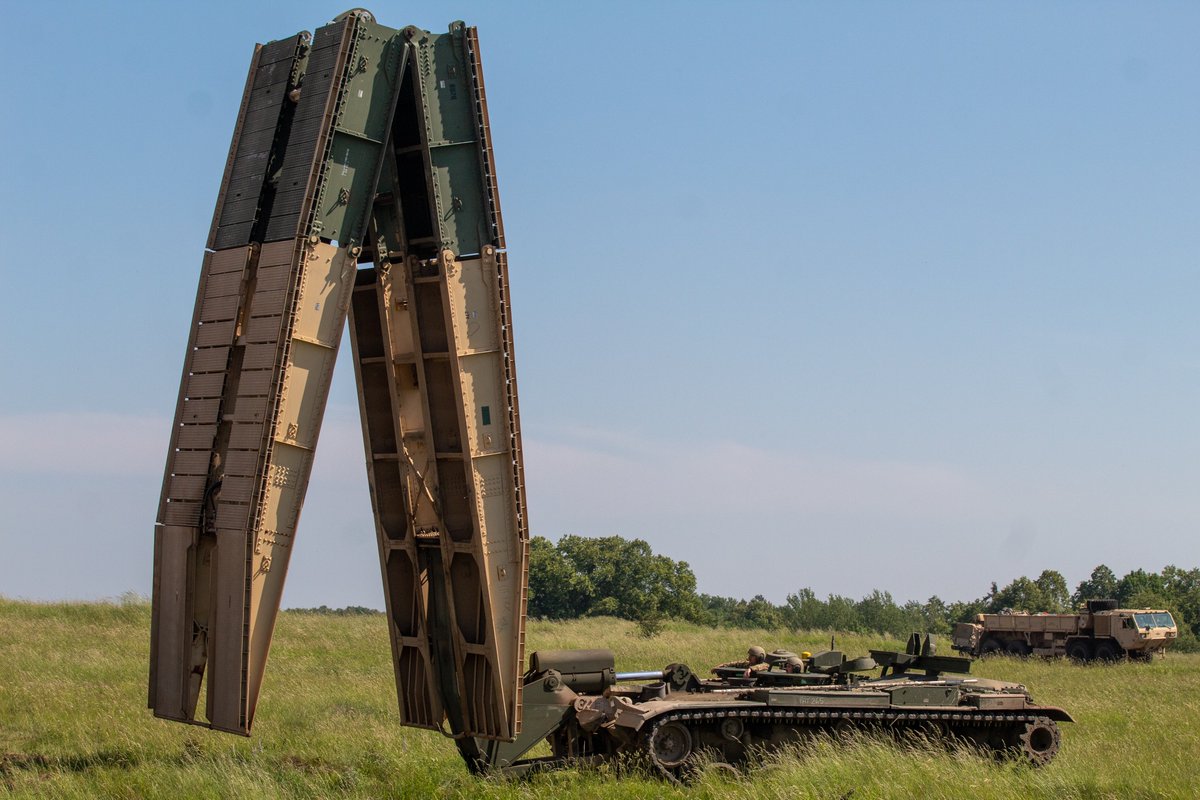 BG_Poland_eFP's tweet photo. #eFP Battle Group Poland Engineers conducted a platoon level field training exercise, this past week. Part of the exercise included everything from using an Armored Vehicle Launched Bridge (AVLB) to tactical camouflage classes.
#StrongEurope #WeAreNATO #BGpol @SHAPE_NATO https://t.co/ErTtWMxiMO