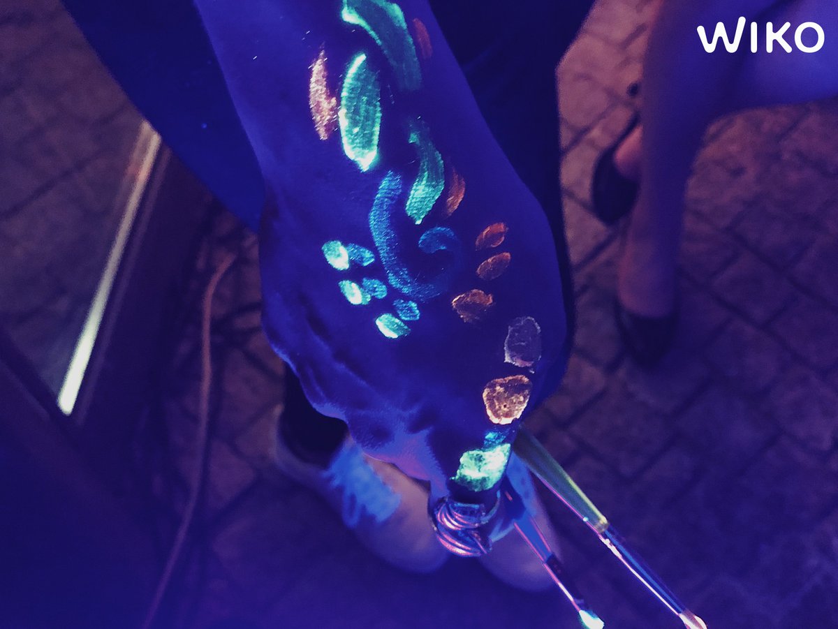WikoItalia's tweet photo. Stanotte non abbiamo dormito. Abbiamo inaugurato la #View3Collection raccontandola nella sua unicità durante il nostro evento di lancio di #View3, #View3Pro e #View3Lite, il fratello minore dei nostri modelli di punta racconteremo nel dettaglio! #LetsLiveIt #LifeNeverSleeps https://t.co/7gHF6HoZ9S
