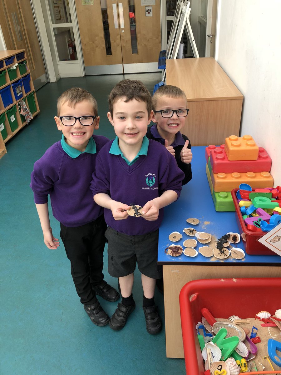 kps_MrsMont's tweet photo. A lot of happy faces during Free Choice. We love being productive using different toys and materials 👫👩‍🔬👨‍🎨 https://t.co/Guzv1fjy5Q