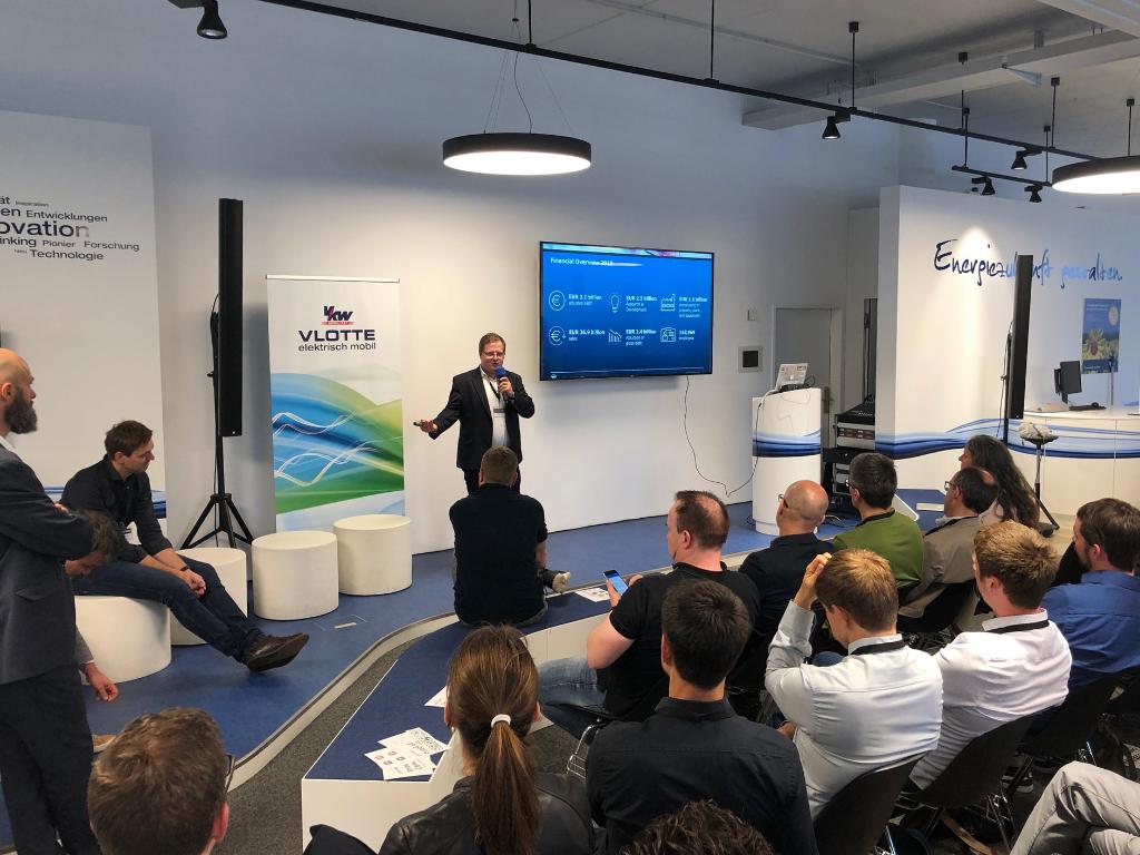 ZF_Group's tweet photo. "#Digitalization allows us to move towards product-service hybrids, which add new services with increased value to established products”, says Michael Falkus, #ZF digital #expert @innovationlab17 in Bregenz #ZFdrivedigital. https://t.co/JRb4myGZCW