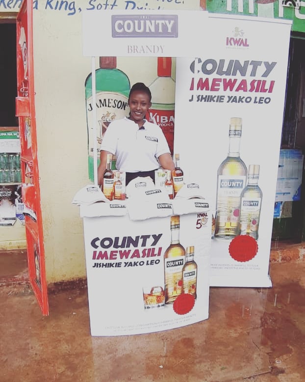 ExactExperient2's tweet photo. Once again the weekend is here. Grab County Brandy at your nearest store. Enjoy responsibility!
.
.
.
#CountyBrandy
#OakMatured
#KwalOfficial
#SamplingBrandy
#ExactMarketing
#ExperientialMarketing https://t.co/2fc6FzKY1v
