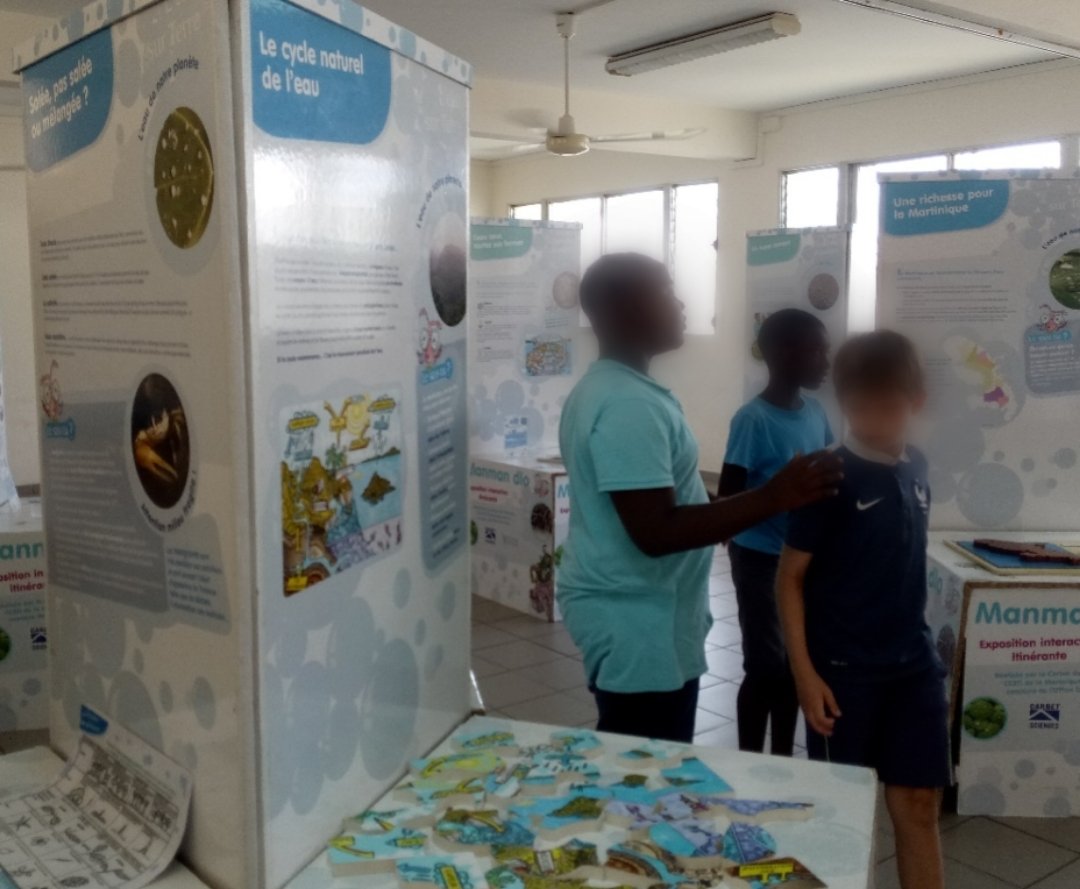 CircoStEsprit's tweet image. Une belle occasion pour les élèves de CM d’aller au collège. Accueillis au collège du Vauclin, ils profitent de l’exposition «Manman dlo» du Carbet des sciences autour de l’eau dans son ensemble et plus spécifiquement  en Martinique. #Sciences #repplus @acmartinique