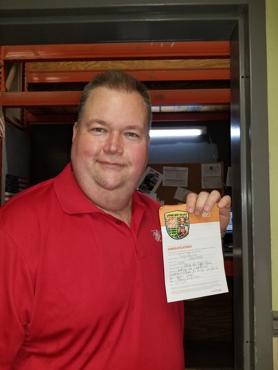 Munchie1173's tweet photo. Congratulations Craig #TeamPlayer #ThanksForSteppingUp while D93 DH was out sick all week. #THANKYOUUUCRAIG #DoingTheRightThing #CreatingShareholderValue https://t.co/jgUtstQBUq