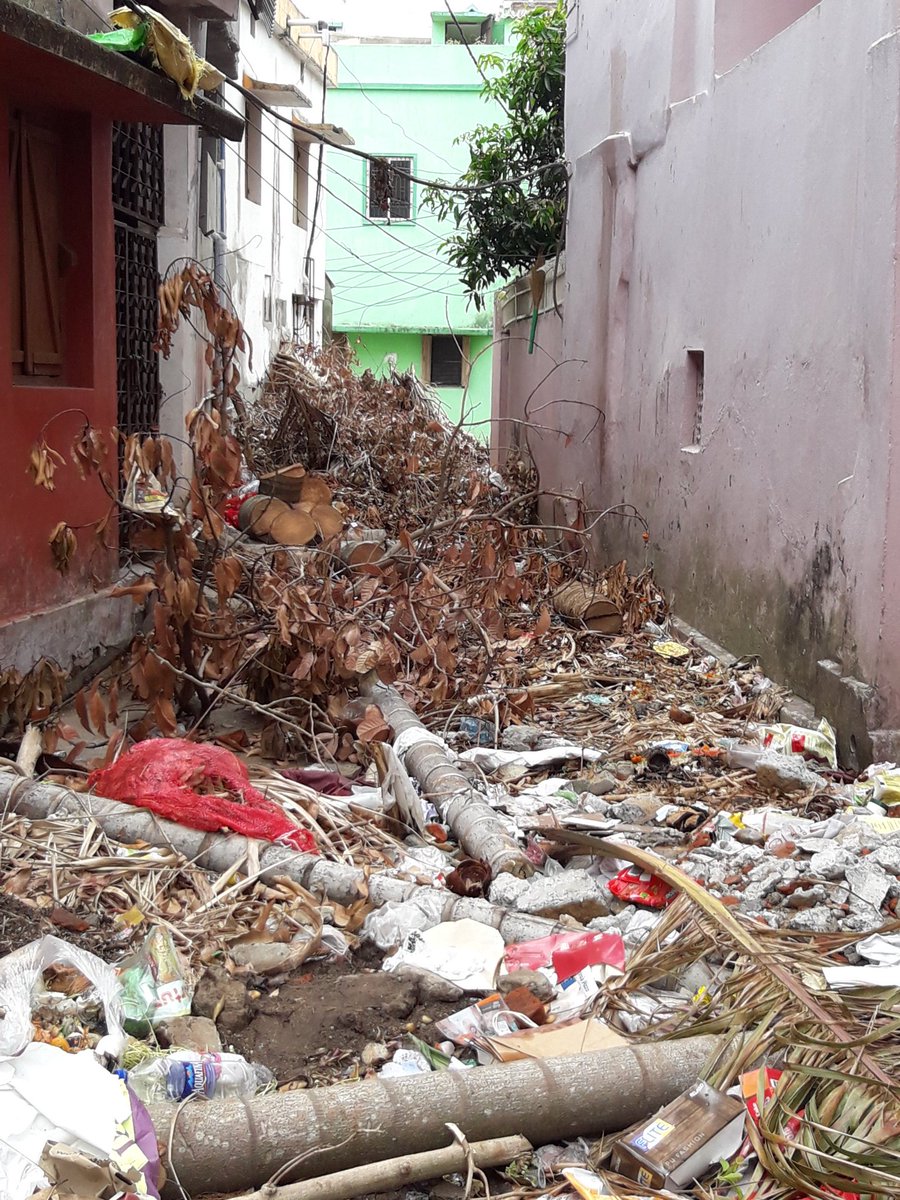 MQHaque3's tweet photo. After nearly one month, FANI debris are still there near Maa Bhubaneswari Temple of Acharya Vihar,Bhubaneswar.Kindly intervene to clean the area before onset of monsoon. https://t.co/tPbHWmkLin