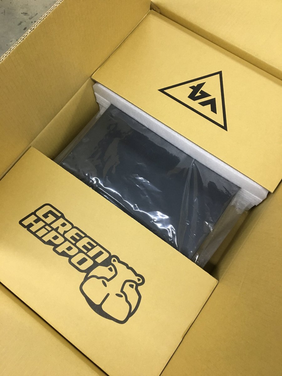 ohhhh something new and shiny just arrived! Friday fun day <a href="/GreenHippo__/">Green Hippo</a>