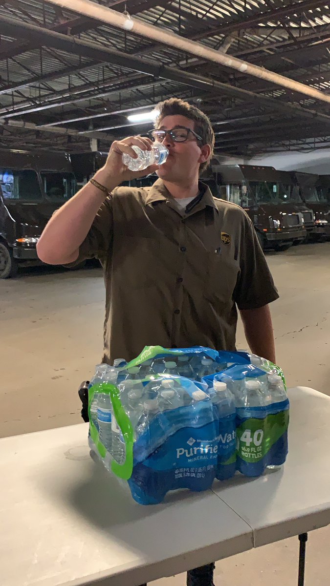 Weather is finally warming up! Keep yourself hydrated <a href="/Gr8LakesUPSers/">Great Lakes UPSers</a> #liveSafely