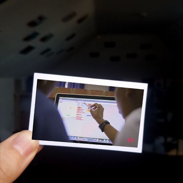 CodemakersZa's tweet image. Practicing what we preach, our business card is AR enabled!
.
#augmentedreality #ar #beautifulnews #csforall #creativecoding #durban #southafrica bit.ly/2Wu6Jsi