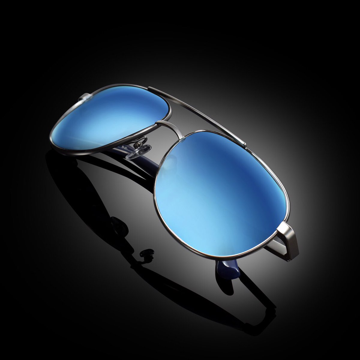 Introducing the Moonwalker Zero G, a Limited Edition aviator sunglass inspired by our NASA heritage, and in celebration of the 50th anniversary of the Moon landing. #RevoMoonwalker
on.revo.com/MoonwalkerZeroG
