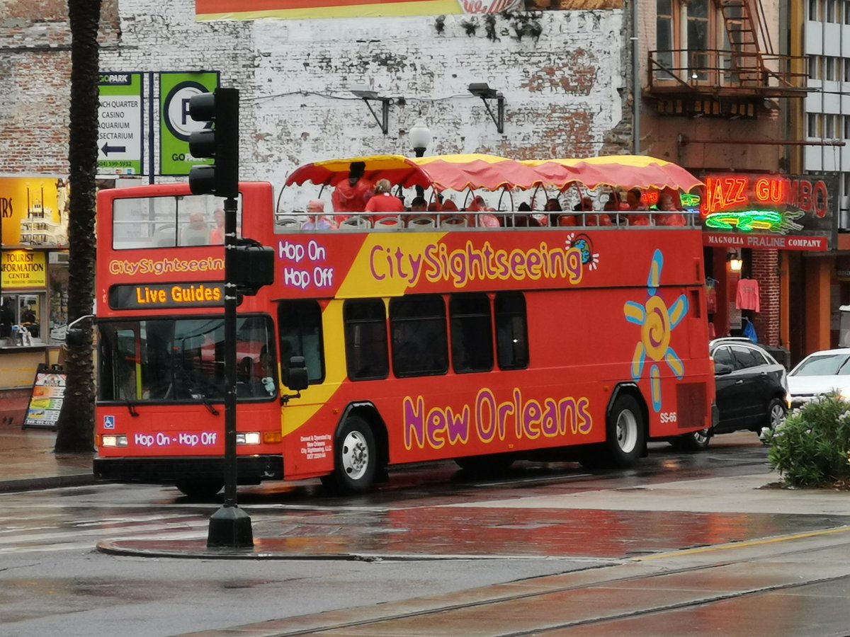PETITHlne3's tweet photo. Hier visite de la nouvelle Orléans en bus découvert. Le guide ne parle qu'anglais... Difficile de tout comprendre https://t.co/NN8dnGRFzW