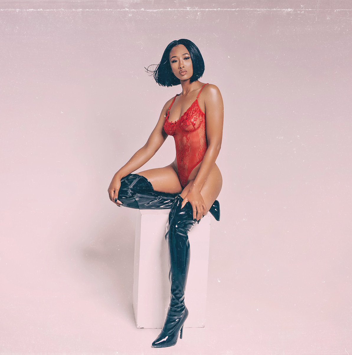 prettyychinaaa's tweet photo. Real hot girl shit w/ #notwitter @clearlyfocusedmediaworks #checkIG https://t.co/7jQnBNQsk9