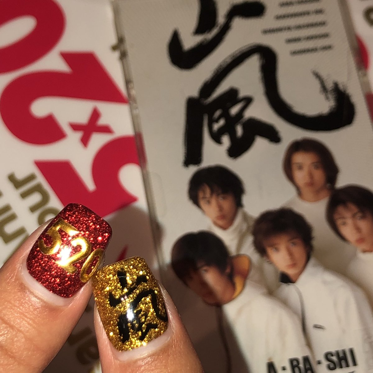 akznr_'s tweet photo. 札幌行く時 指先からヲタヲタしちゃったんだけど ギャンかわだからお願いみんな見て〜 ！！！！！ (伸びてきてるけど笑笑) 一応全部の指とデザインに意味を込めてる 〜 💚💜💛💙❤️ https://t.co/quGu0Ik8z7