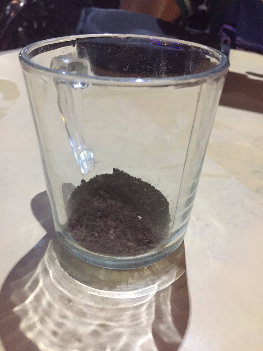 syu_zamri's tweet photo. Guys, abah aku order nescafe kosong kt restaurant.. waiter tu dgn yakin bg ni.. 😂😂😂 abah ckp “50 tahun hidup xpernah kena mcm ni” patut ke dia order “nescafe campur air suam 1” 🤔 https://t.co/dHWuwaZinc