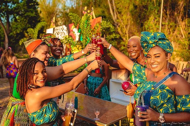 gtc_tt's tweet photo. Cheers to the weekend! 🥂
.
.
.
#TheWeekendContinues
#GoodTimeCocktails
#TheWorldsGreatestCocktail https://t.co/eSMAZlXUQD https://t.co/HjiylNnP7l