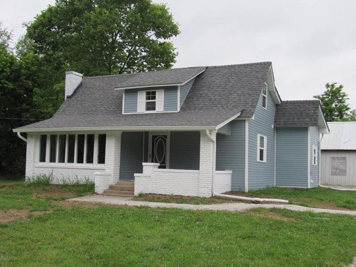 keithrealty1's tweet photo. New listing!! 1455 River Road, Spencer for $187,500. Very nice older home, completely remodeled on 2.36 acres with 4 bedrooms and 2 1/2 baths. New appliances in kitchen, new cabinets, new counter top and sink, new carpet and laminate flooring throughout home &amp; updated electrical. https://t.co/AHr8LchHTJ
