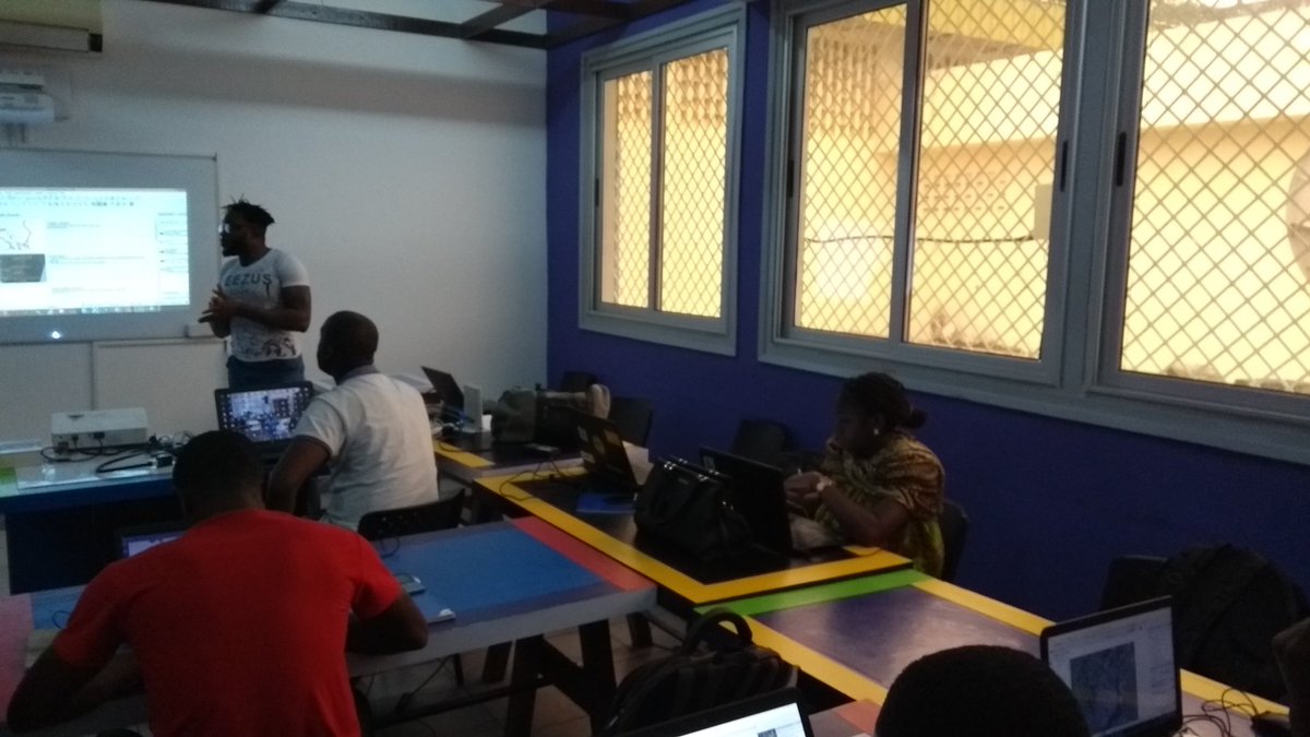 nicolas_chavent's tweet photo. =#openstreetmap #opendata #logicielslibres #afrique=
#ActionOSMBrazzaville2019
Atelier @qgis sur #data #osm et #cod de @OCHAROWCA @humdata
pour le #Congo: gestion #viz #analyses #risques avec extension #inasafe pour et par @CongoOsm
#map4cg
#LesLibresGeographes #congo #brazza https://t.co/d03LQe5boZ