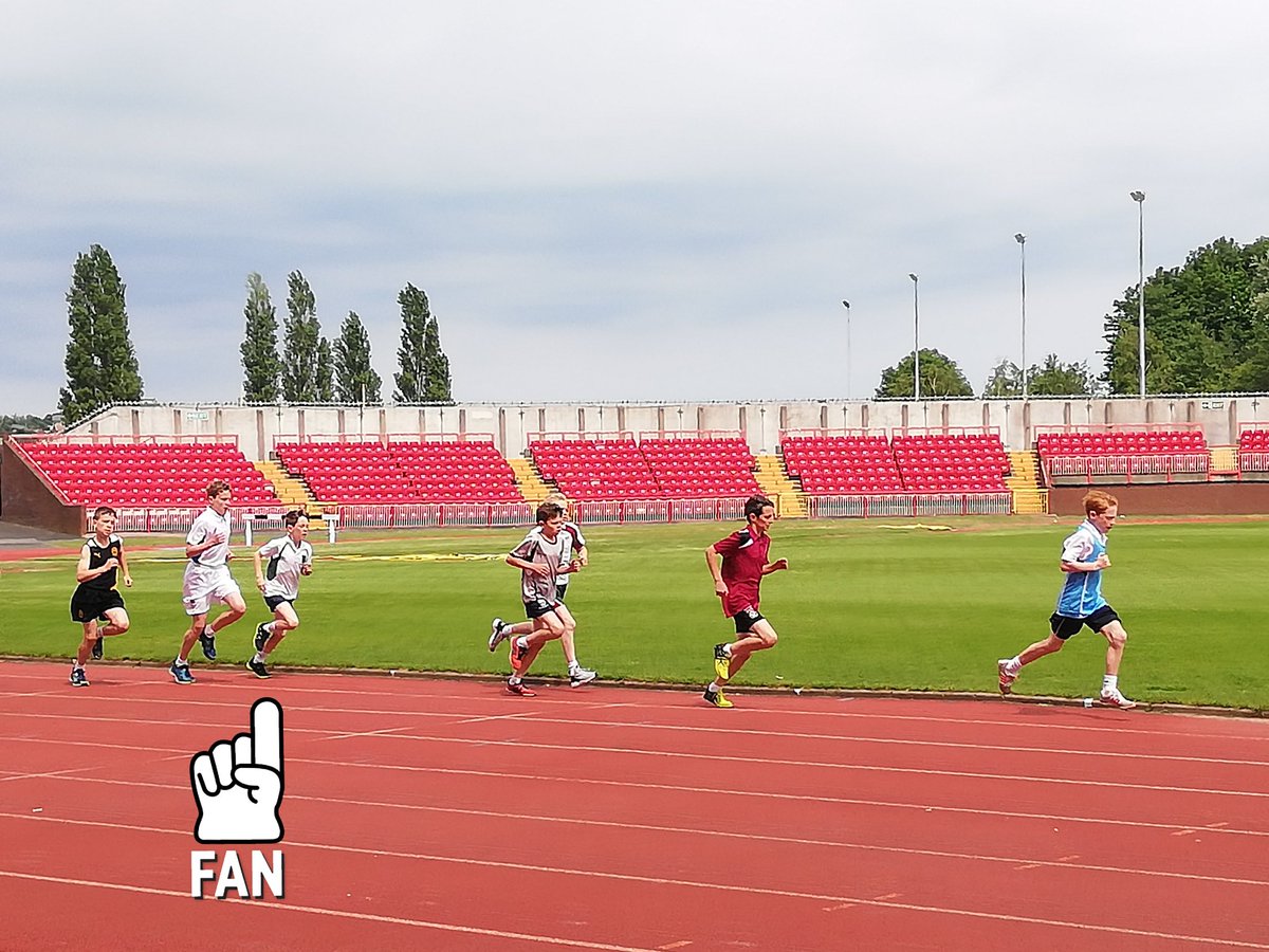 karenhparker's tweet photo. Great racing by all pupils today #running #Athletics
#hmc #eatingcookies https://t.co/8duDpqZUZv