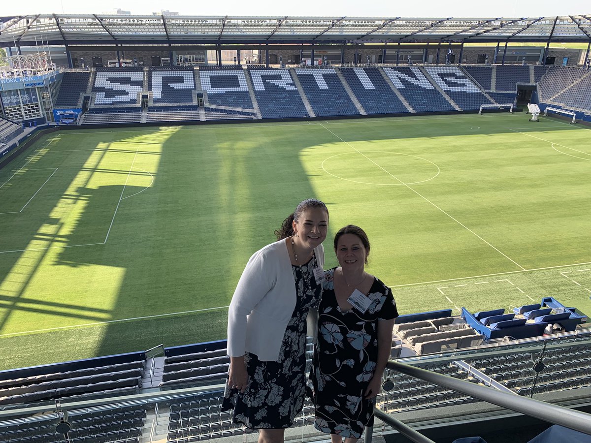 cosgriffhernan's tweet photo. Excited to be at MR3D conference with @Prof_JRobinson and hear about new applications of 3D printing in medicine and industry. Soccer stadium club house in Kansas City is an amazing venue! https://t.co/pnqrNQl8Xj