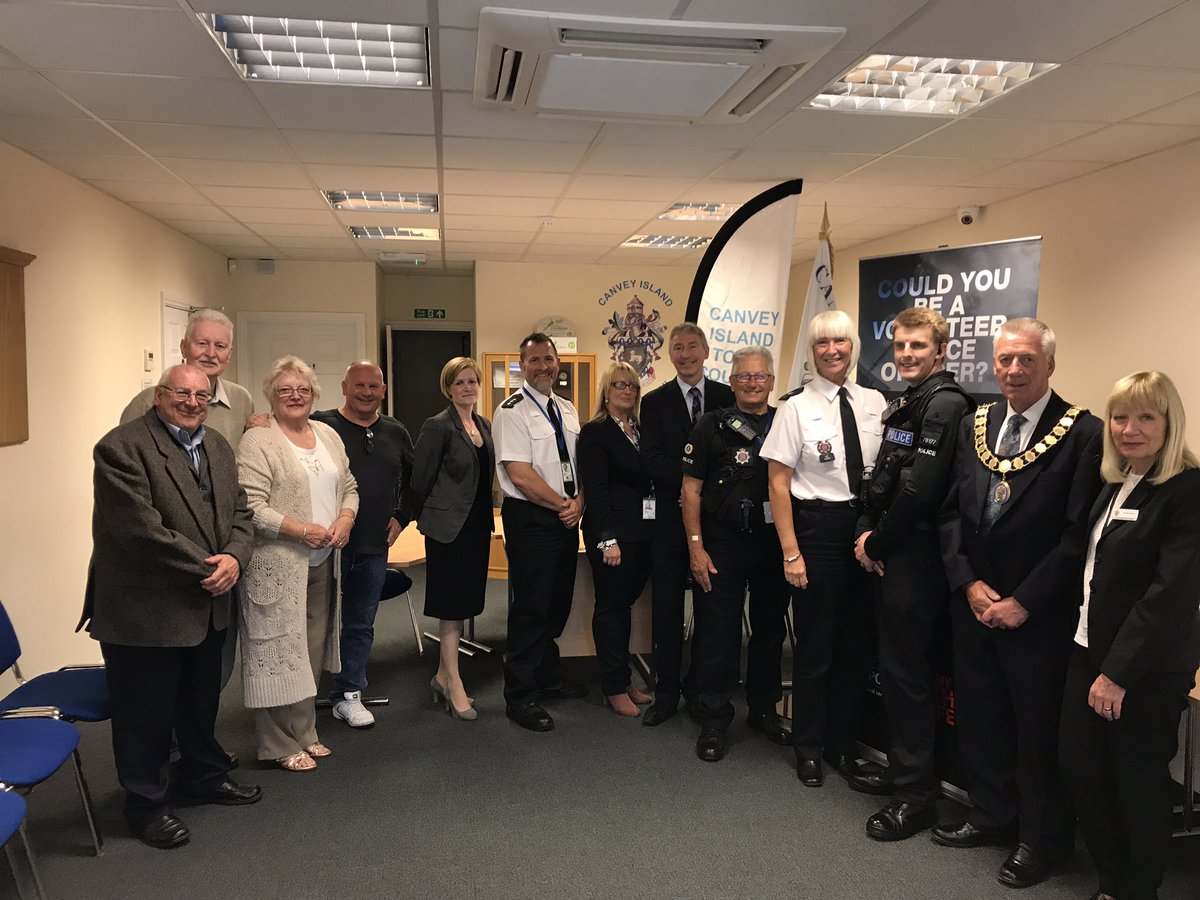 EssexPoliceUK's tweet photo. We’ve launched our #Community Specials scheme with Canvey Island Town Council. Under the new scheme, the council will fund the expenses of @EssexSpecials who will be designated to #CanveyIsland.

Find out more: https://t.co/YqubHDZ08b https://t.co/HfiiRsyhmu