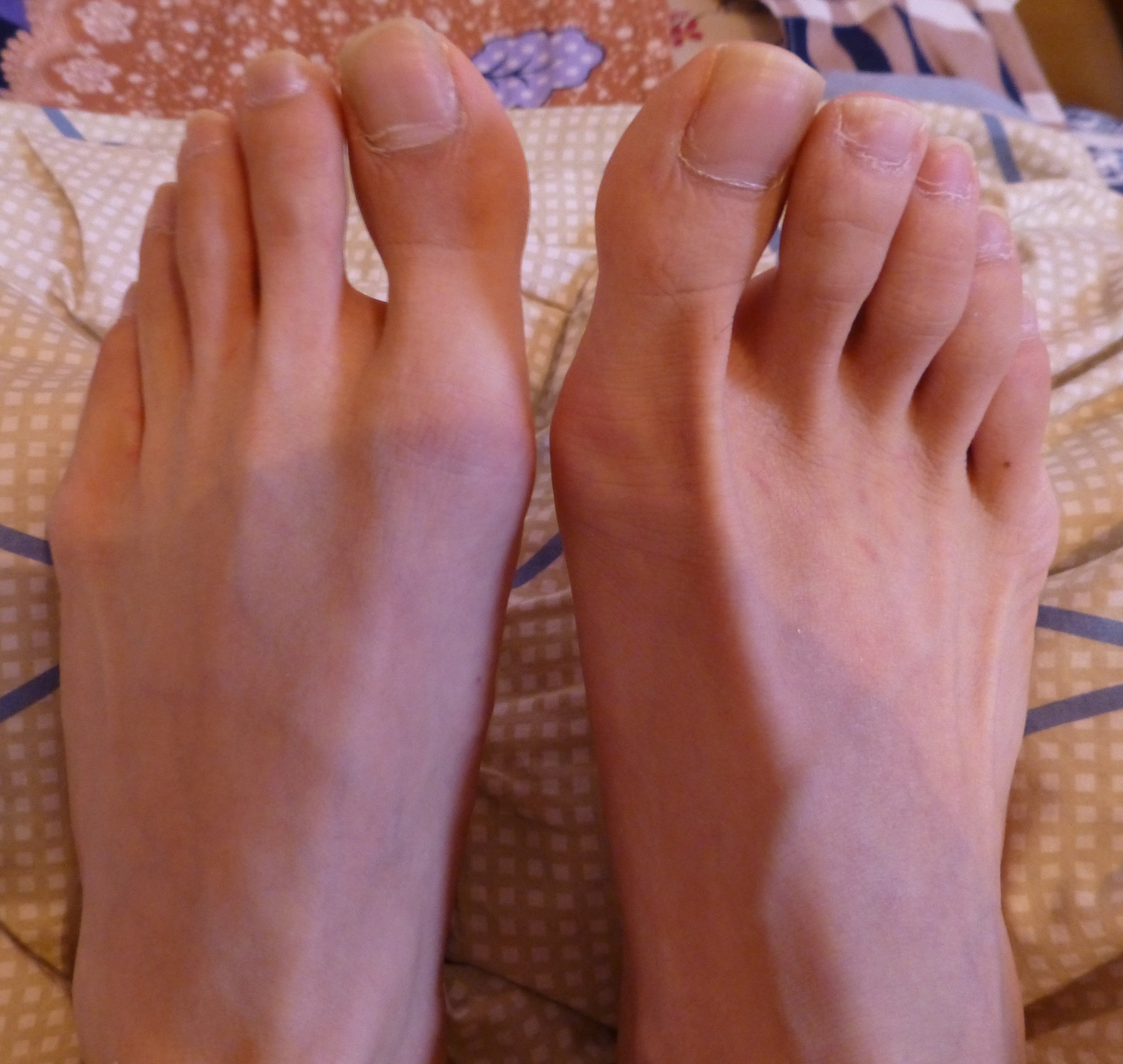 Fumiduki Soul Toe Sole 必見 学生 研究員 29歳の心愛さん 身長180cm 足サイズは 26 5cm 大きめで長い爪のかたちの美しい足を 本人にデジカメで自撮りしていただきました つま先アップや足裏など様々な角度からお楽しみいただける写真が満載