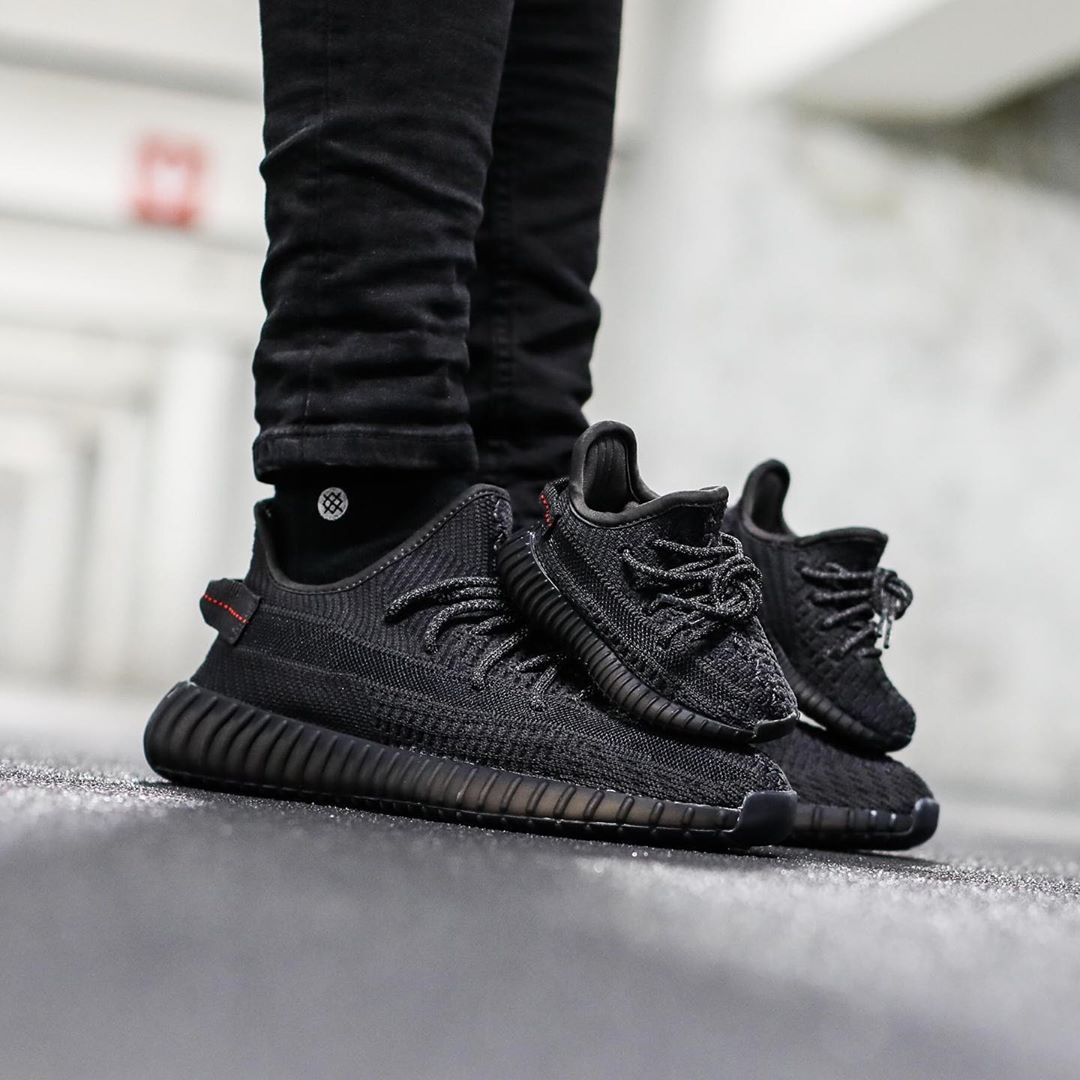 black yeezys outfit