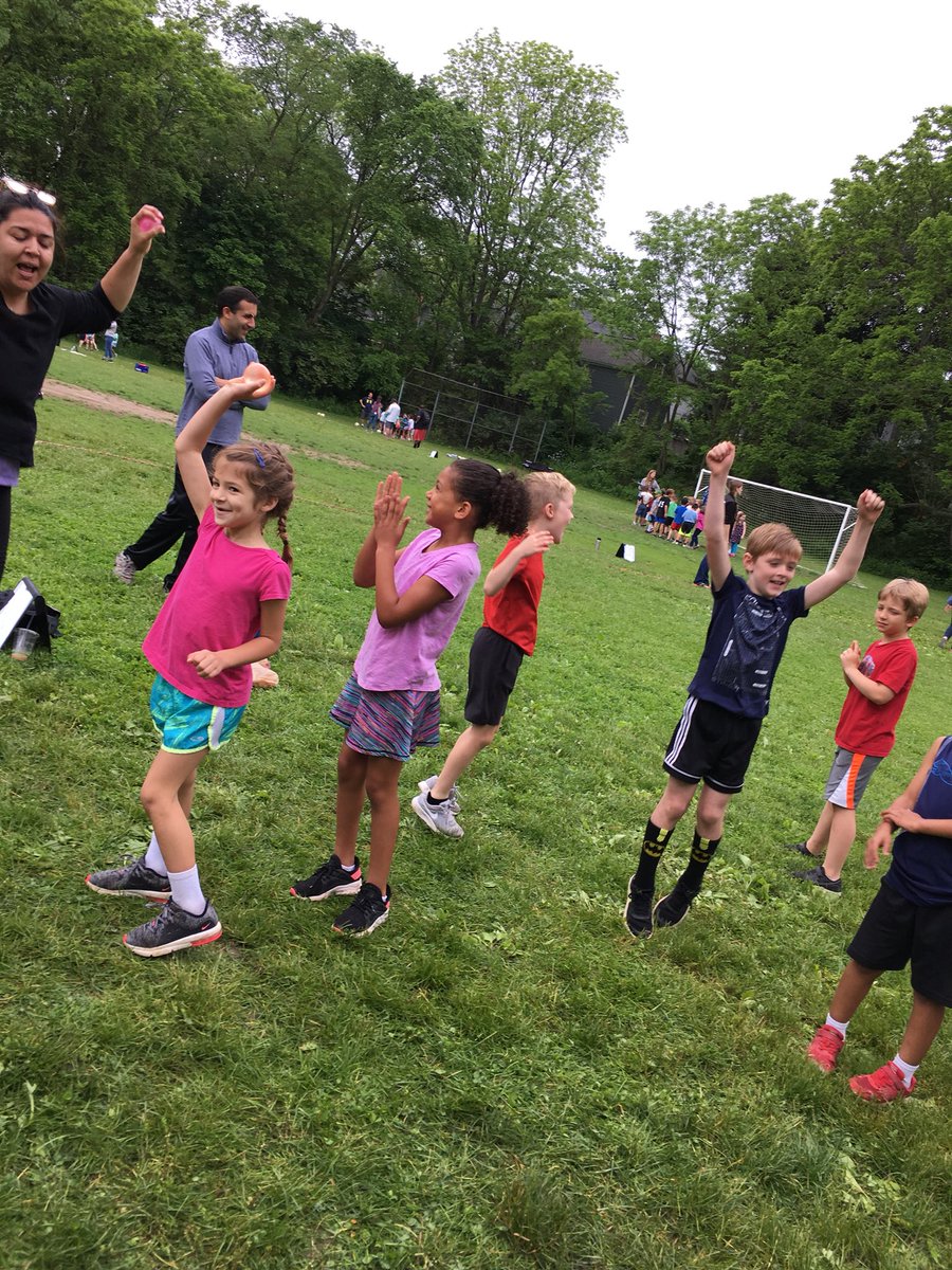 BachPrincipal's tweet photo. We had so much fun at Field Day yesterday! Thank you to all the parent volunteers and our amazing PE teacher for planning an amazing event! #lowerel #bachbengals #A2Engage https://t.co/hMtOOeQSeE