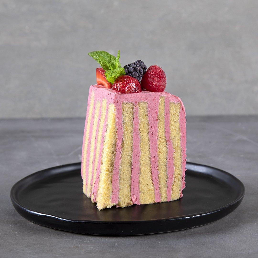 A_petretzikis's tweet image. Σήμερα θα κερδίσω την προσοχή σας! 😍Στο #KitchenLab έφτιαξα εντυπωσιακές συνταγές! Πρώτο πιάτο, το πρωινό μου: bit.ly/2I17YGc! Δεύτερο πιάτο, τρυφερό μοσχάρι νουά: bit.ly/2WjDH9L! Τρίτο πιάτο, μια καλοκαιρινή τούρτα raspberries: bit.ly/2WRN44G!