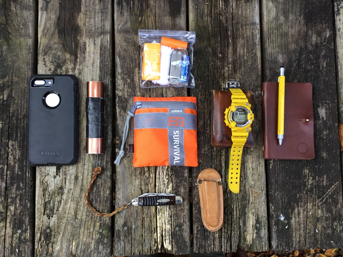 sceptreliquids's tweet photo. Carry what you need and what you use. #EDC #Rustico #BradleyMountain #VSSL #GerberKnives #CaseKnives #CasioFrogman #iPhone #OtterBox #ToolPen @Rusticomade https://t.co/4Aknc9n6yl