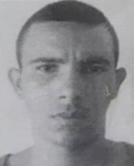 Gerardo_Moron's tweet photo. #Coro: |Fugitivos Muertos| Ángel Rafael Romero Sabariego, penado por homicidio y Antoni José Labarca Labarca, penado por asalto a autobús y violación, fueron ultimados por la GNB en presunto enfrentamiento en el sector La Orqueta, vía La Chapa. Escaparon el #01Jun de prisión https://t.co/hl3JuihkTh