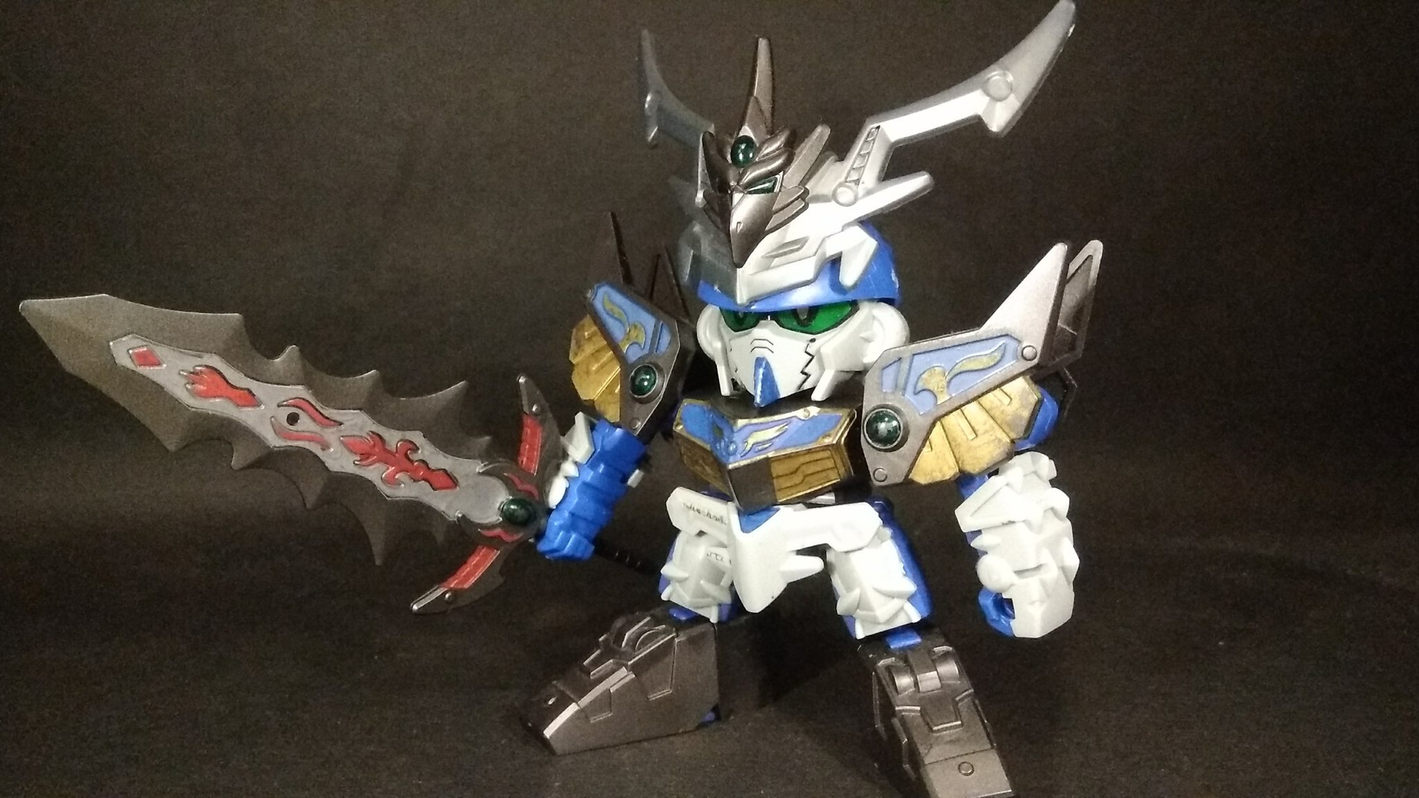 تويتر ごろくー على تويتر 楽進ガンダムアストレイ スマート化改修しました 写真2枚目の素の外伝キット状態だった楽進を後発のbb戦国アストレイをベースに鎧を切り貼りしニコイチして仕上げました 下半身のボリュームと可動域アップでだいぶかっこよくなった