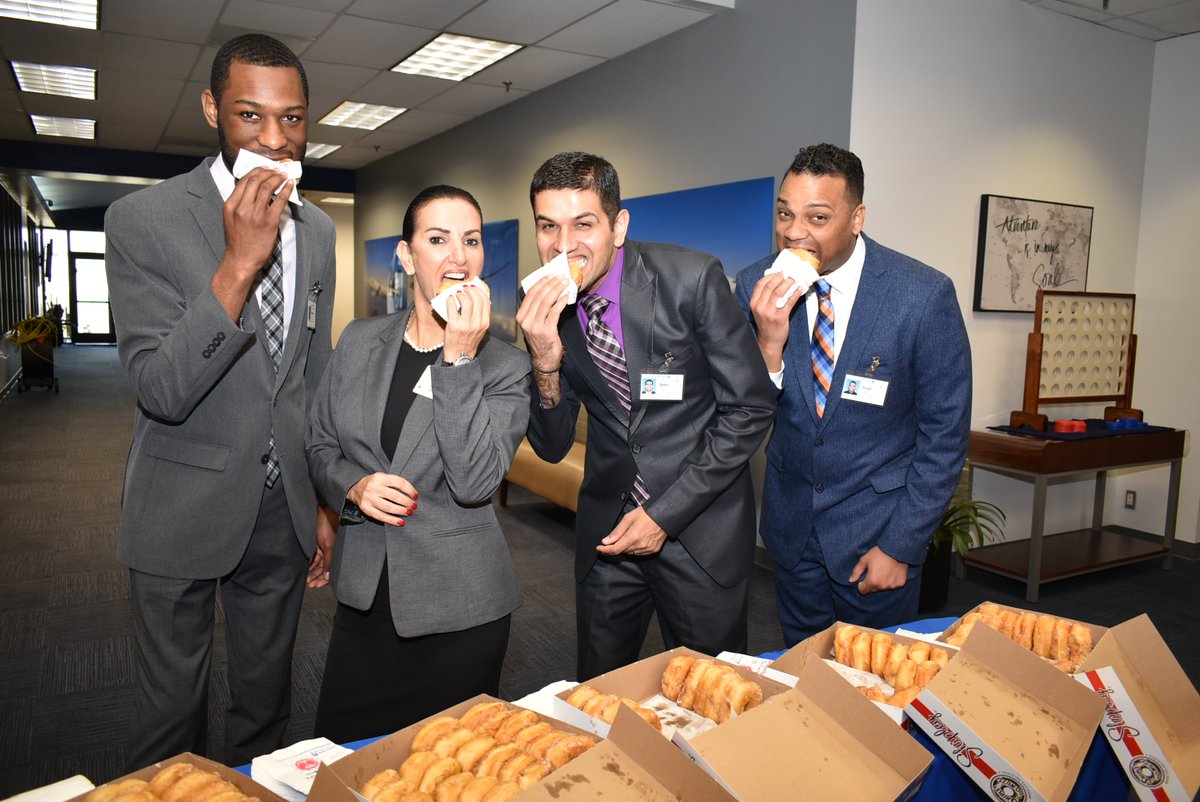 UAIAHIT's tweet photo. Houston Inflight Training Center celebrates National Doughnut Day. #UAIFSTC #UAIFS #beingunited https://t.co/AZlkK6g5cg