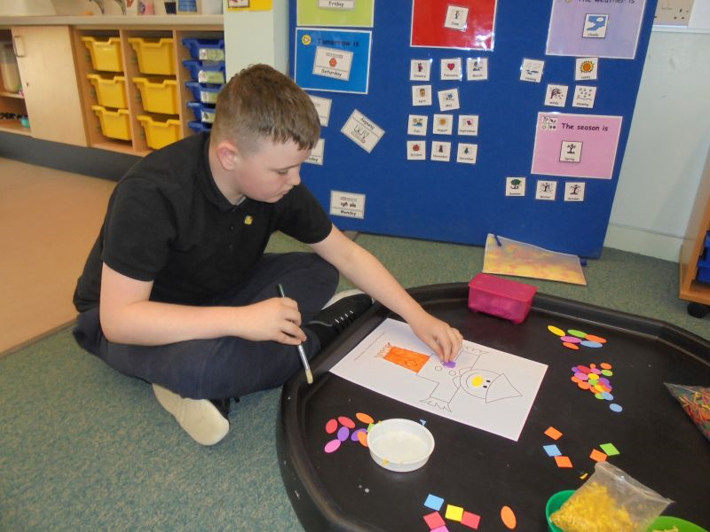 IsobelMair's tweet photo. It's been a crafty afternoon in class Whalsay. #cretaive #art #farmtopic https://t.co/QWQxyJ0YNd