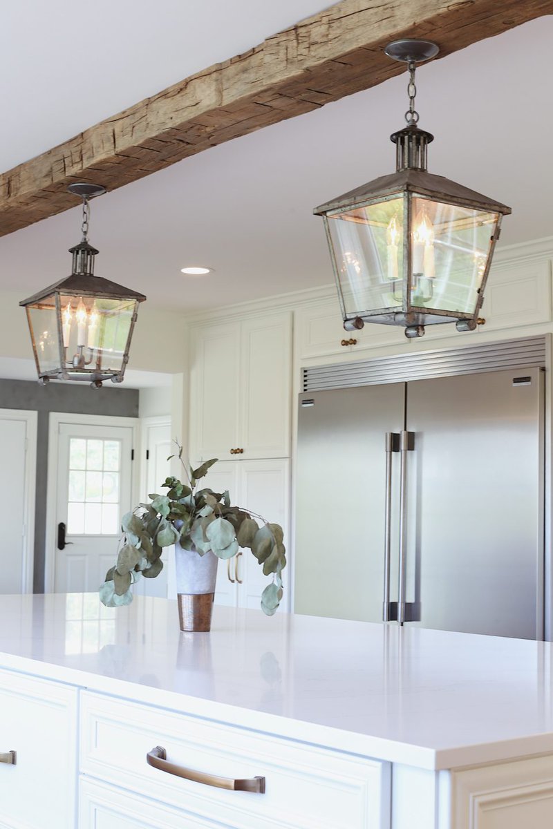 ManyMoonDesign's tweet image. One of our antique rough sawn beams will add tremendous character to your kitchen.  manymoonsdesign.com/2019/06/07/cha… #reclaimed #reclaimedbarnwoodflooring #reclaimedlumber #reclaimedbeams #reclaimedslabs #reclaimedtimber #salvagedwood #antiquelumber #antiquebeams #kitchenbeams