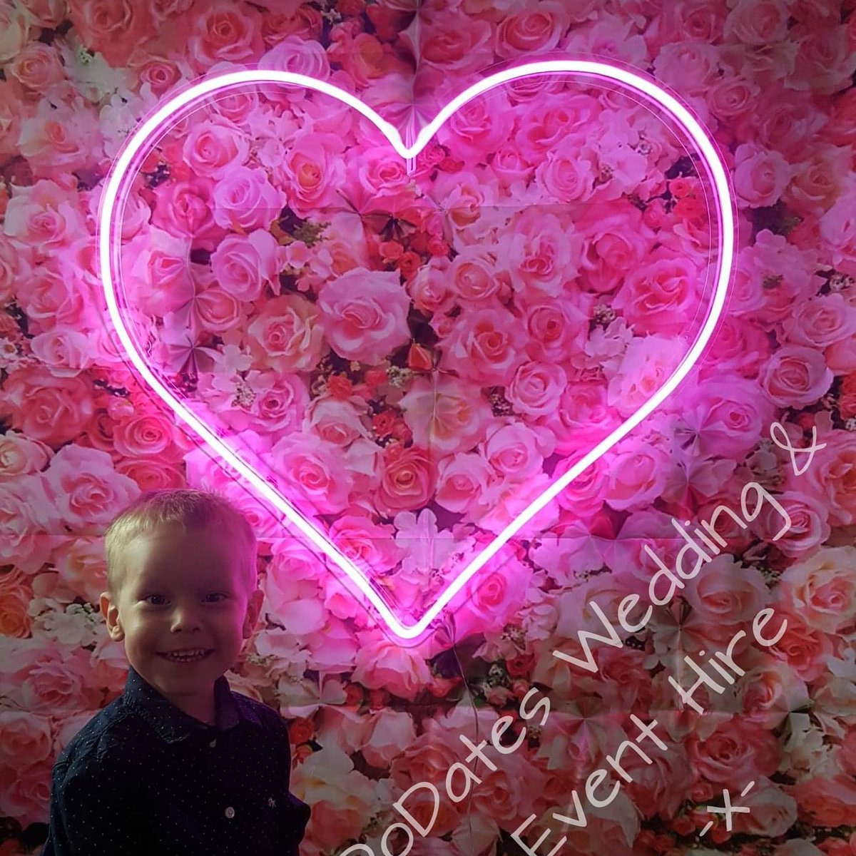 Dodates2's tweet image. ***NEW PRODUCT ALERT***😍

We're really excited to bring to you today our bang on trend huge neon love heart sign... for hire! 
This is a massive 3ft 2" by 3ft and can be hung on a wall, from a beam or from a frame.

#neonsign #wedding #letsparty #DoDates #backdrops