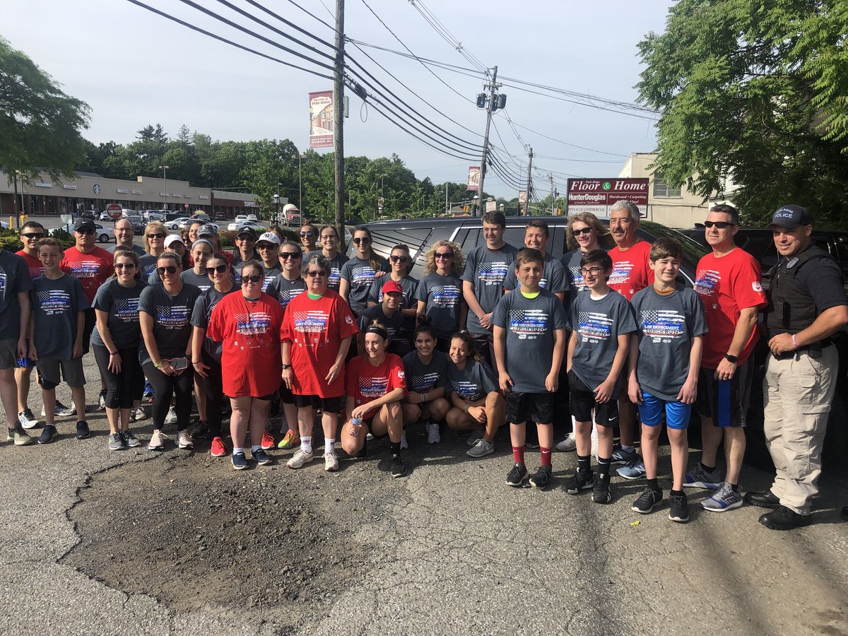 MontvaleSchools's tweet photo. @MontvaleSchools and @MontvalePD ready for the @SONewJersey #TorchRun! https://t.co/o4g21lMr4l