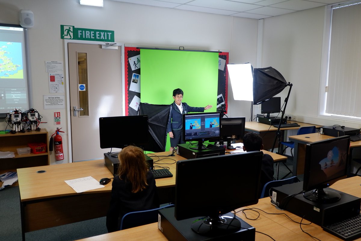DerbyHighSchool's tweet photo. Year 3 have had lots of fun learning how tricky it can be to present a weather forecast today! https://t.co/k0Ihv6mdH4