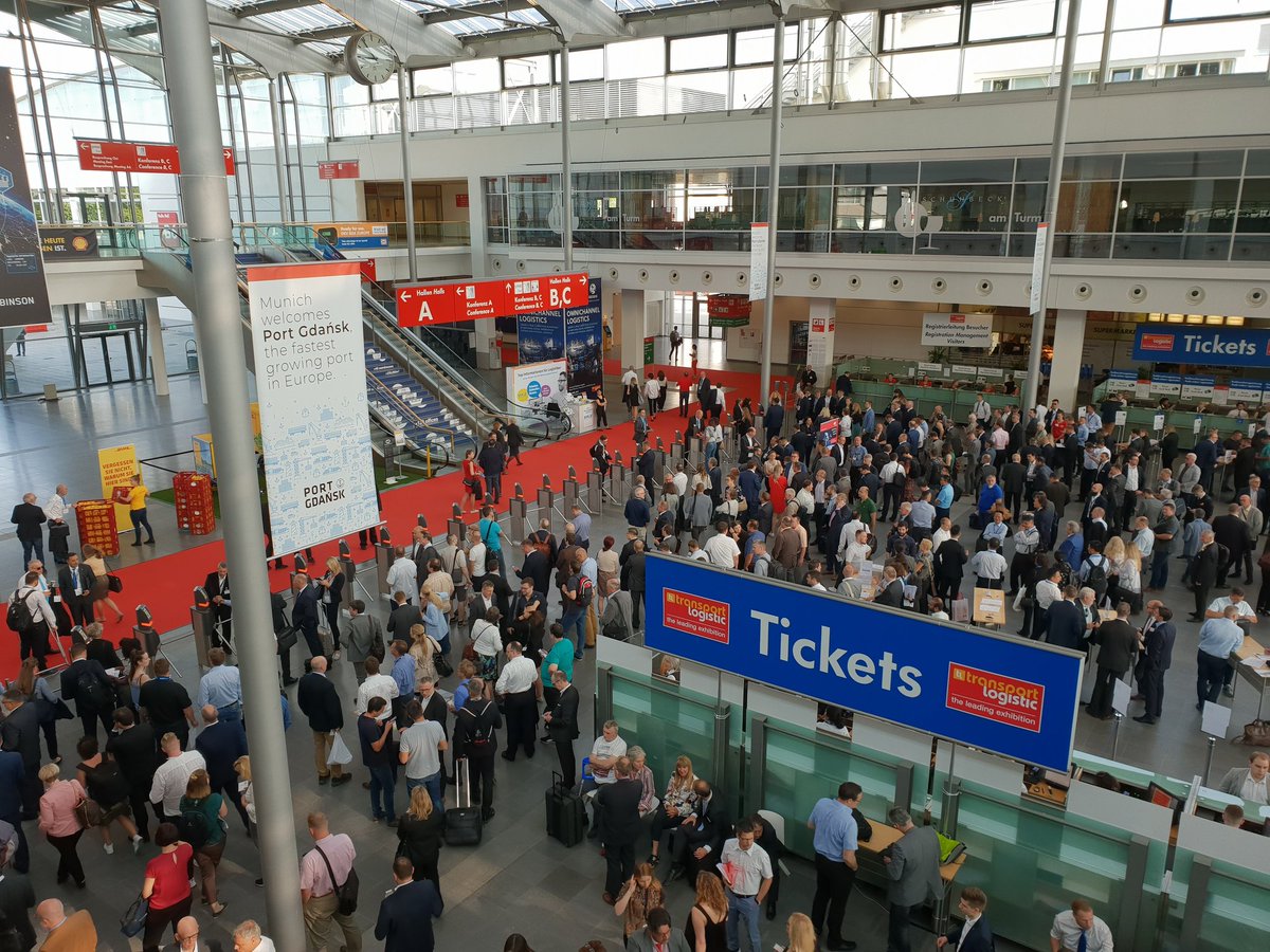 tr_TobiasRauser's tweet photo. Erfolgreiche Messe: Rund 64.000 Besucher kamen zur #transportlogistic2019 in München. 2.374 Aussteller präsentierten sich auf der @transport_messe, ein Plus von zehn Prozent. Nach Messeangaben kam fast die Hälfte der Besucher (30.000) aus dem Ausland. #tl19 #transportlogistic https://t.co/Zqnwv5BE5b