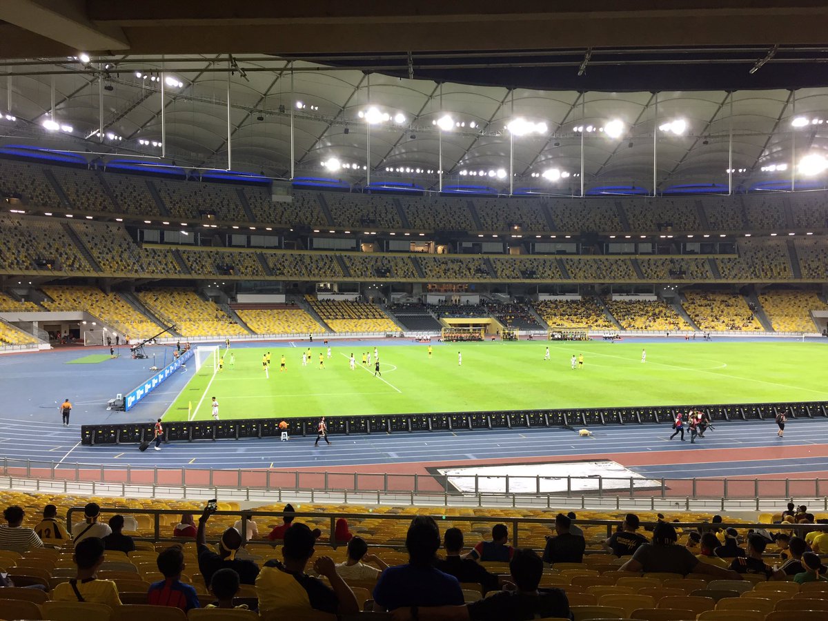 QatarParaTodes's tweet photo. Se ve que sabían que venía de goleada porque no fue nadie al Estadio Nacional en Kuala Lumpur..y que se puede esperar de un país cuyo deporte principal es el badminton https://t.co/VhHrjL6TYE