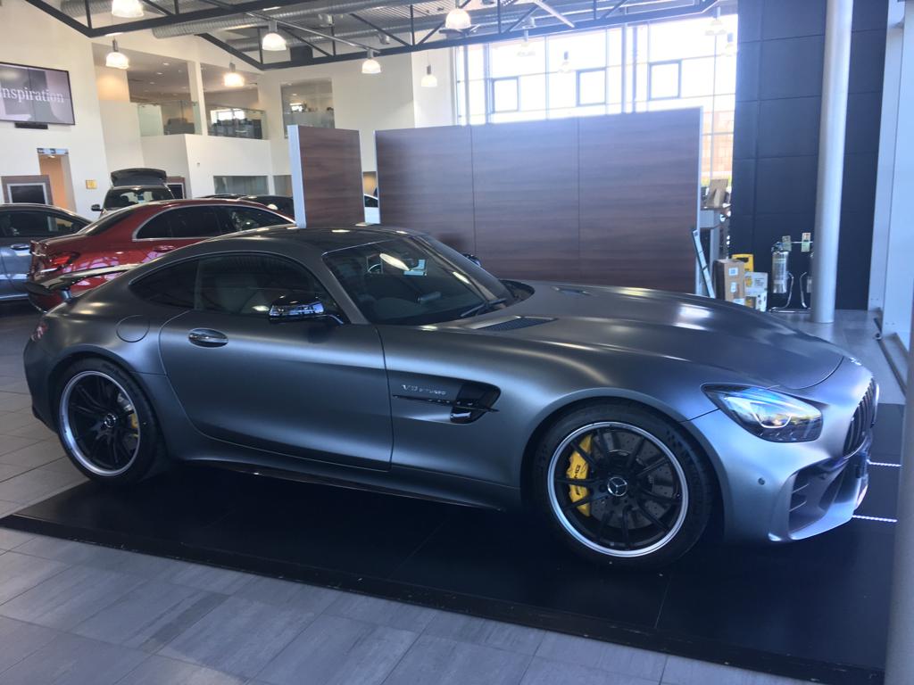 martec_europe's tweet photo. Jen was on the move this morning and stumbled across this stunning Mercedes! Can anybody tell us what model it is? 🤔 🎊 #MartecOnTheMove #MOTM https://t.co/wwRrpL84JF