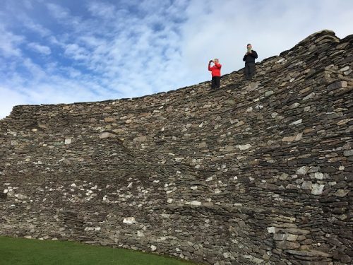 TravelTalesLife's tweet image. Heading to #Ireland? A guide to thousand year old #ringforts and the Irish folklore of sorcerers, warriors and fair maidens who sought safety within buff.ly/31hgvww #travel