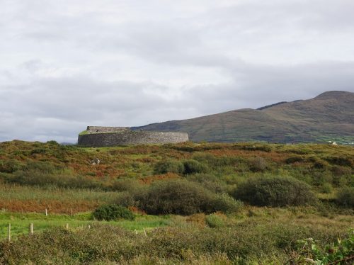 TravelTalesLife's tweet image. Heading to #Ireland? A guide to thousand year old #ringforts and the Irish folklore of sorcerers, warriors and fair maidens who sought safety within buff.ly/31hgvww #travel